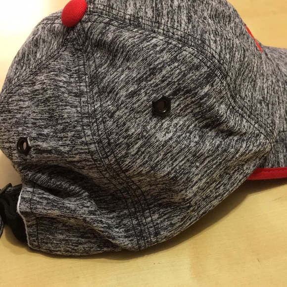 Under Armour Compression Cap - Picture 3 of 11